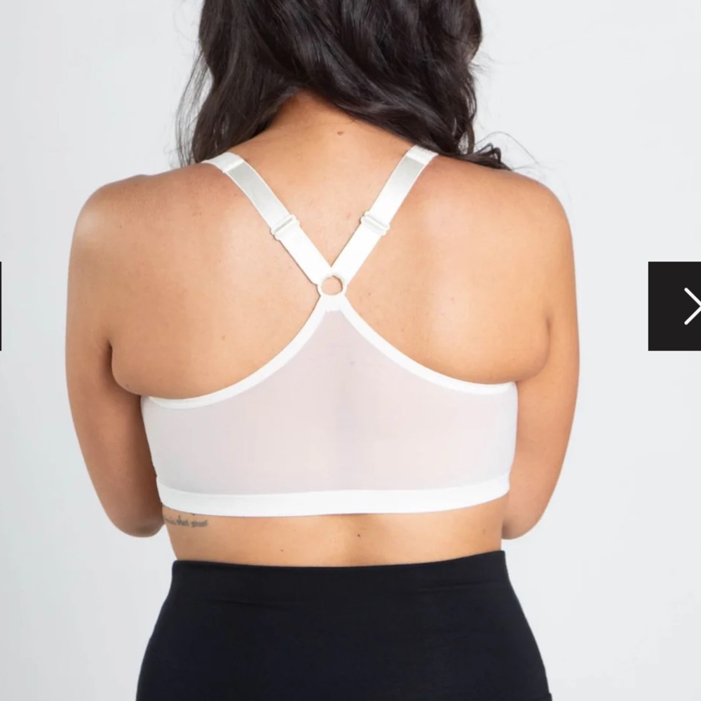 AnaOno Bianca Pocketed Front Closure Sports Bra - Picture 3 of 13